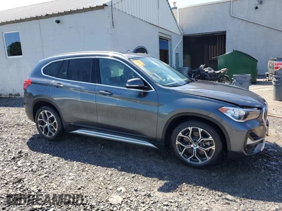 ✅ 2022 BMW X1 xDrive28i • VIN: WBXJG9C07N5V37512 • Lot: 57449645. Listed on Copart with 19,853 mi. Free auction sales archive from the USA and detailed vehicle history report at DreamBid. Image 4.