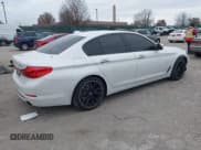 ✅ 2018 BMW 5 Series 530i xDrive • VIN: WBAJA7C55JWC75170 • Lot: 43674781. Wystawiony na IAAI z przebiegiem 62 025 mil. Bezpłatny archiwum sprzedaży aukcyjnych z USA i szczegółowy raport historii pojazdu na DreamBid. Zdjęcie 4.