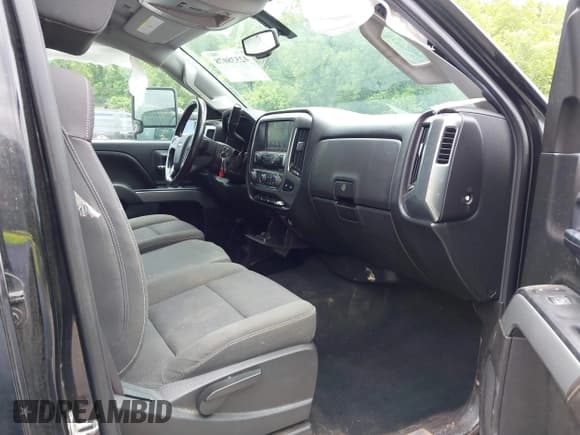 ✅ 2015 Chevrolet Silverado 2500HD LT • VIN: 1GC2KVEG6FZ509763 • Lot: 42538078. Wystawiony na IAAI z przebiegiem 143 756 mil. Bezpłatny archiwum sprzedaży aukcyjnych z USA i szczegółowy raport historii pojazdu na DreamBid. Zdjęcie 5.