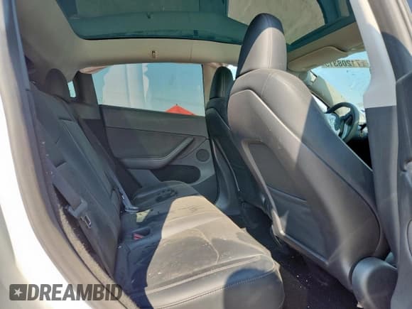 ✅ 2023 Tesla Model Y Long Range • VIN: 7SAYGDEE2PA114703 • Lot: 71208315. Wystawiony na Copart z przebiegiem 47 476 mil. Bezpłatny archiwum sprzedaży aukcyjnych z USA i szczegółowy raport historii pojazdu na DreamBid. Zdjęcie 10.