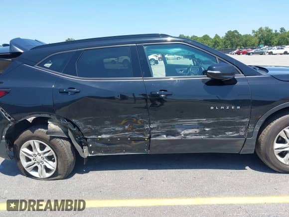 ✅ 2021 Chevrolet Blazer LT • VIN: 3GNKBJRSXMS512741 • Lot: 42591803. Wystawiony na IAAI z przebiegiem 93 057 mil mil. Skorzystaj z bezpłatnego archiwum sprzedaży aukcyjnych z USA i zobacz szczegółowy raport historii pojazdu na DreamBid. Zdjęcie 6.