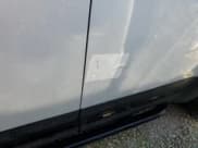 ✅ 2023 Land Rover Defender X-Dynamic SE • VIN: SALE2EEU0P2145913 • Lot: 73797014. Wystawiony na Copart z przebiegiem Nie podano. Bezpłatny archiwum sprzedaży aukcyjnych z USA i szczegółowy raport historii pojazdu na DreamBid. Zdjęcie 13.