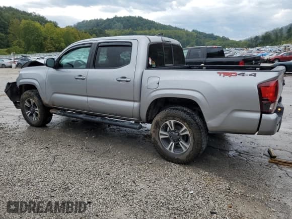 ✅ 2019 Toyota Tacoma SR • VIN: 3TMCZ5AN3KM236264 • Lot: 71211705. Listed on Copart with 86,433 mi. Free auction sales archive from the USA and detailed vehicle history report at DreamBid. Image 2.