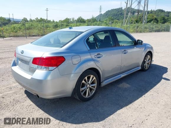 ✅ 2014 Subaru Legacy Limited • VIN: 4S3BMDL62E2015857 • Lot: 42781498. Listed on IAAI with 235,547 mi. Free auction sales archive from the USA and detailed vehicle history report at DreamBid. Image 4.