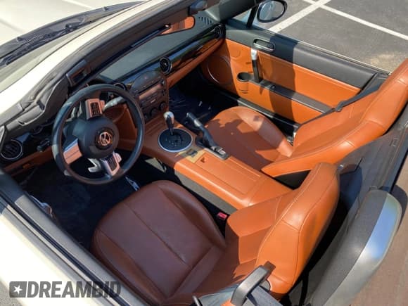 ✅ 2006 Mazda MX-5 Miata Touring • VIN: JM1NC25F860113578 • Lot: 42717475. Wystawiony na Copart z przebiegiem 91 427 mil. Bezpłatny archiwum sprzedaży aukcyjnych z USA i szczegółowy raport historii pojazdu na DreamBid. Zdjęcie 6.