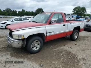 1995 Dodge 1500 z VIN 1B7HC16Y4SS383574, wystawiony jako Copart lot #58846405 z przebiegiem 173 819 mil mil oraz Szkoda całkowita • Salvage title. Historia ofert i sprzedaży dostępna na DreamBid. Obrazek 1.