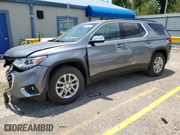 ✅ 2021 Chevrolet Traverse LT • VIN: 1GNERHKW7MJ132336 • Lot: 61870025. Wystawiony na Copart z przebiegiem 60 637 mil. Bezpłatny archiwum sprzedaży aukcyjnych z USA i szczegółowy raport historii pojazdu na DreamBid. Zdjęcie 1.