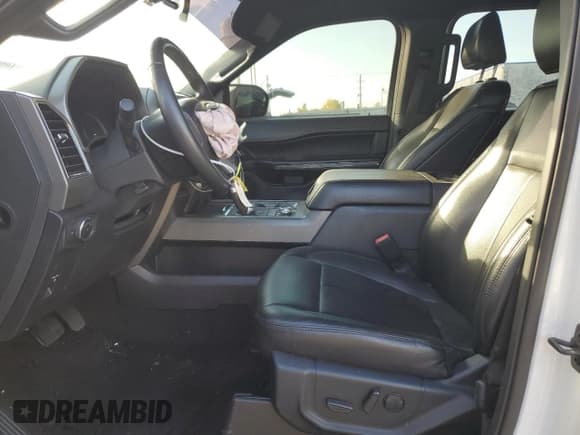 ✅ 2021 Ford Expedition XLT • VIN: 1FMJU1JT4MEA87722 • Lot: 85306625. Wystawiony na Copart z przebiegiem 41 688 mil. Bezpłatny archiwum sprzedaży aukcyjnych z USA i szczegółowy raport historii pojazdu na DreamBid. Zdjęcie 7.