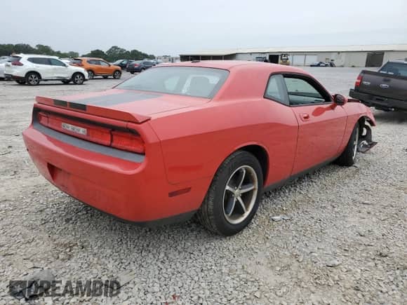 2010 Dodge Challenger SE z VIN 2B3CJ4DV5AH179738, wystawiony jako Copart lot #64823684 z przebiegiem 109 389 mil mil oraz Szkoda całkowita • Salvage title. Historia ofert i sprzedaży dostępna na DreamBid. Obrazek 3.
