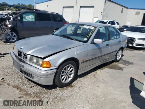 1998 BMW 3 Series 328i z VIN WBACD4326WAV64466, wystawiony jako Copart lot #74957534 z przebiegiem 152 963 mil mil oraz Szkoda całkowita • Salvage title. Historia ofert i sprzedaży dostępna na DreamBid. Obrazek 1.