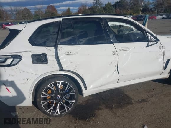 ✅ 2023 BMW X5 M • VIN: 5YMJU0C08P9P88463 • Лот: 43512629. Опубликован ранее на IAAI с пробегом 51 615 миль. Бесплатный доступ к архиву аукционных продаж из США и подробный отчёт об истории автомобиля на DreamBid. Изображение 6.