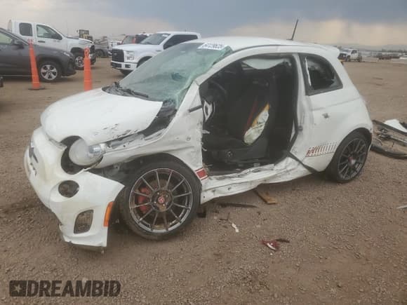 ✅ 2012 FIAT 500 Abarth • VIN: 3C3CFFFH1CT378822 • Lot: 64129625. Wystawiony na Copart z przebiegiem 47 007 mil. Bezpłatny archiwum sprzedaży aukcyjnych z USA i szczegółowy raport historii pojazdu na DreamBid. Zdjęcie 1.