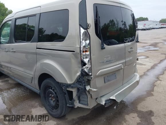 ✅ 2016 Ford Transit Connect XLT • VIN: NM0GS9F71G1259566 • Лот: 43174694. Опубликован ранее на IAAI с пробегом 147 824 миль. Бесплатный доступ к архиву аукционных продаж из США и подробный отчёт об истории автомобиля на DreamBid. Изображение 19.