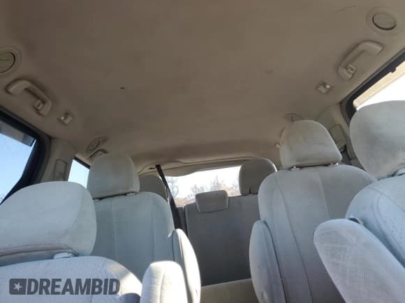 ✅ 2011 Toyota Sienna LE • VIN: 5TDJK3DC6BS004669 • Lot: 87207195. Wystawiony na Copart z przebiegiem 204 081 mil. Bezpłatny archiwum sprzedaży aukcyjnych z USA i szczegółowy raport historii pojazdu na DreamBid. Zdjęcie 10.