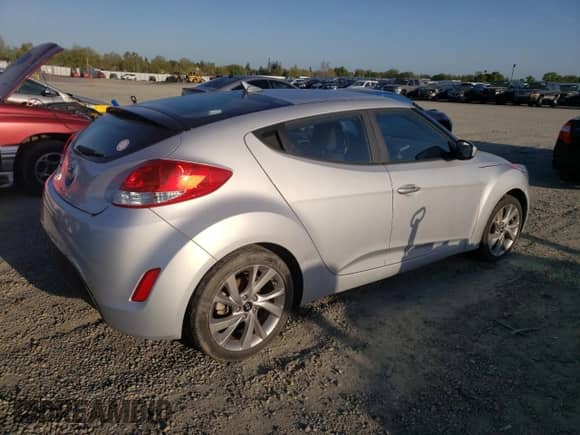 2017 Hyundai Veloster z VIN KMHTC6AD4HU315098, wystawiony jako Copart lot #48684603 z przebiegiem 20 355 mil mil oraz . Historia ofert i sprzedaży dostępna na DreamBid. Obrazek 3.