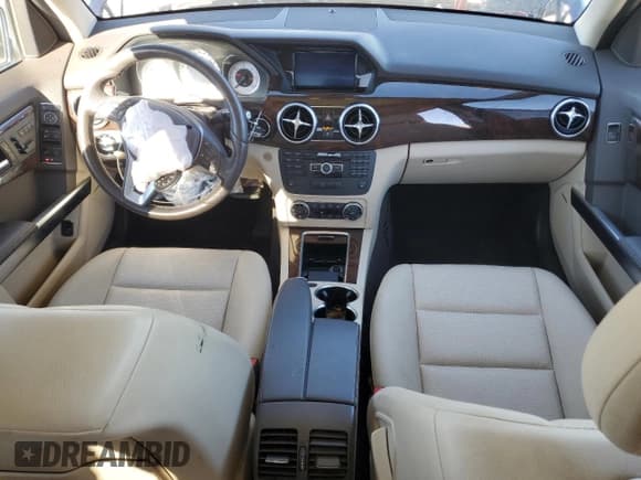 ✅ 2015 Mercedes-Benz GLK 250 • VIN: WDCGG0EB5FG394061 • Лот: 86697725. Опубликован ранее на Copart с пробегом 77 337 миль. Бесплатный доступ к архиву аукционных продаж из США и подробный отчёт об истории автомобиля на DreamBid. Изображение 8.