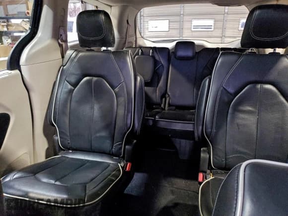 ✅ 2022 Chrysler Pacifica Limited • VIN: 2C4RC1GG0NR103455 • Лот: 94179975. Опубликован ранее на Copart с пробегом 55 551 миль. Бесплатный доступ к архиву аукционных продаж из США и подробный отчёт об истории автомобиля на DreamBid. Изображение 10.