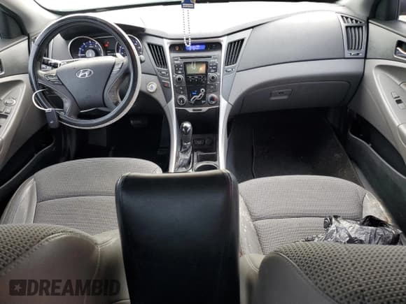 ✅ 2011 Hyundai Sonata SE • VIN: 5NPEC4AC0BH103065 • Lot: 75049084. Listed on Copart with 76,560 mi. Free auction sales archive from the USA and detailed vehicle history report at DreamBid. Image 8.