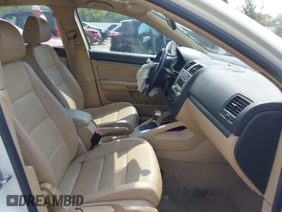 ✅ 2008 Volkswagen Jetta SE • VIN: 3VWRM71K18M022308 • Lot: 42404727. Listed on IAAI with 221,726 mi. Free auction sales archive from the USA and detailed vehicle history report at DreamBid. Image 5.