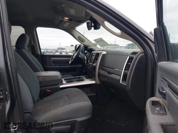 ✅ 2017 Ram 2500 Big Horn • VIN: 3C6UR5DL3HG598026 • Lot: 41511984. Wystawiony na IAAI z przebiegiem 64 335 mil. Bezpłatny archiwum sprzedaży aukcyjnych z USA i szczegółowy raport historii pojazdu na DreamBid. Zdjęcie 5.