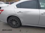 ✅ 2009 Nissan Maxima SV • VIN: 1N4AA51E89C802788 • Lot: 43805562. Wystawiony na IAAI z przebiegiem 215 018 mil. Bezpłatny archiwum sprzedaży aukcyjnych z USA i szczegółowy raport historii pojazdu na DreamBid. Zdjęcie 6.