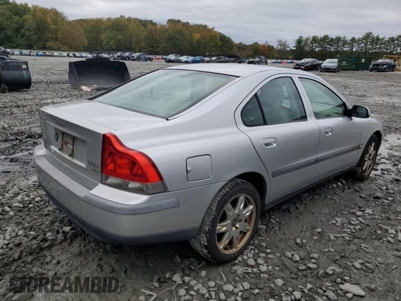✅ 2002 Volvo S60 • VIN: YV1RH58D222186002 • Lot: 86711655. Listed on Copart with 182,452 mi. Free auction sales archive from the USA and detailed vehicle history report at DreamBid. Image 3.