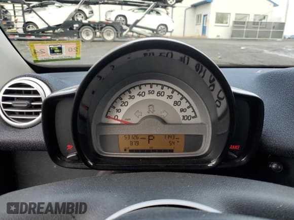 ✅ 2013 Smart fortwo Passion • VIN: WMEEK3BA2DK625180 • Lot: 84905324. Wystawiony na Copart z przebiegiem 53 126 mil. Bezpłatny archiwum sprzedaży aukcyjnych z USA i szczegółowy raport historii pojazdu na DreamBid. Zdjęcie 9.