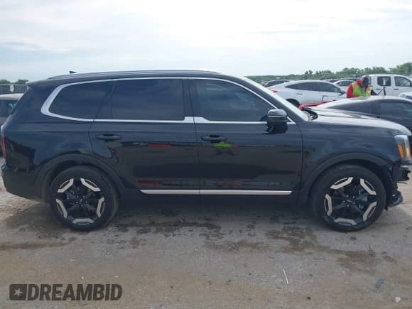 ✅ 2025 Kia Telluride EX • VIN: 5XYP34GCXSG589259 • Lot: 42346892. Wystawiony na IAAI z przebiegiem 7 617 mil. Bezpłatny archiwum sprzedaży aukcyjnych z USA i szczegółowy raport historii pojazdu na DreamBid. Zdjęcie 14.