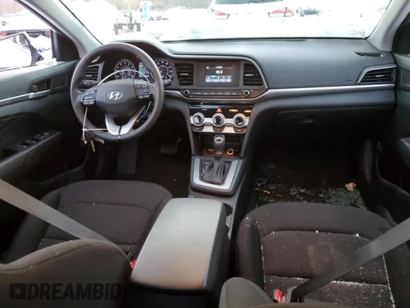 ✅ 2019 Hyundai Elantra SE • VIN: 5NPD74LF2KH451103 • Lot: 87798245. Listed on Copart with 58,456 mi. Free auction sales archive from the USA and detailed vehicle history report at DreamBid. Image 8.