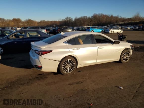 ✅ 2022 Lexus ES 300h • VIN: 58ADA1C19NU026464 • Лот: 93541035. Опубликован ранее на Copart с пробегом 14 931 миль. Бесплатный доступ к архиву аукционных продаж из США и подробный отчёт об истории автомобиля на DreamBid. Изображение 3.