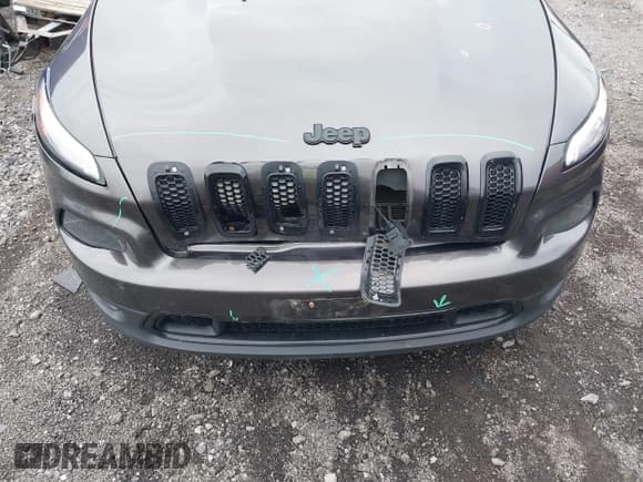 ✅ 2018 Jeep Cherokee Latitude • VIN: 1C4PJLCB6JD513998 • Lot: 42941760. Wystawiony na IAAI z przebiegiem 173 009 mil. Bezpłatny archiwum sprzedaży aukcyjnych z USA i szczegółowy raport historii pojazdu na DreamBid. Zdjęcie 6.