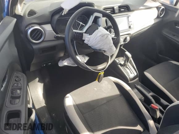 ✅ 2021 Nissan Versa SV • VIN: 3N1CN8EV1ML861121 • Lot: 90983955. Listed on Copart with 83,370 mi. Free auction sales archive from the USA and detailed vehicle history report at DreamBid. Image 8.