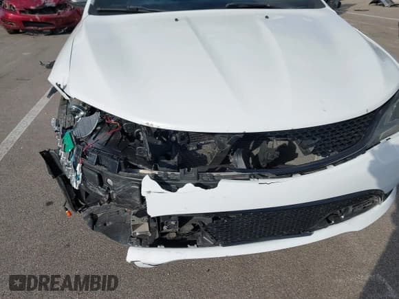 ✅ 2015 Chrysler 200 S • VIN: 1C3CCCDG3FN727582 • Лот: 43531865. Опубликован ранее на IAAI с пробегом 115 437 миль. Бесплатный доступ к архиву аукционных продаж из США и подробный отчёт об истории автомобиля на DreamBid. Изображение 6.