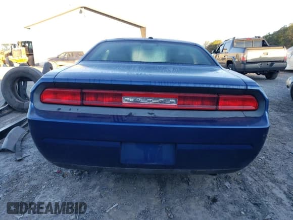 ✅ 2009 Dodge Challenger SE • VIN: 2B3LJ44V49H520591 • Lot: 76174514. Wystawiony na Copart z przebiegiem 141 918 mil. Bezpłatny archiwum sprzedaży aukcyjnych z USA i szczegółowy raport historii pojazdu na DreamBid. Zdjęcie 6.