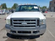 ✅ 2007 Ford F-350 XL • VIN: 1FDSF34527EB35312 • Lot: 42278054. Wystawiony na IAAI z przebiegiem 152 699 mil. Bezpłatny archiwum sprzedaży aukcyjnych z USA i szczegółowy raport historii pojazdu na DreamBid. Zdjęcie 12.