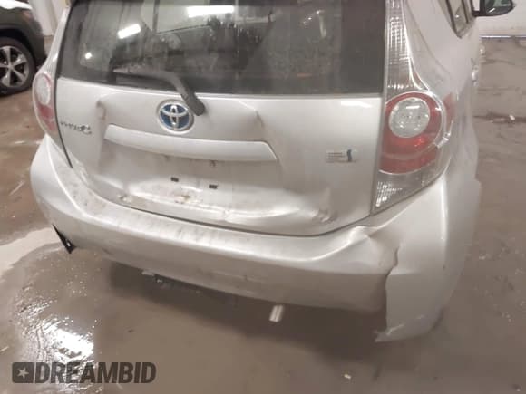 ✅ 2014 Toyota Prius Two • VIN: JTDKDTB37E1570181 • Lot: 43818310. Listed on IAAI with 155,531 mi. Free auction sales archive from the USA and detailed vehicle history report at DreamBid. Image 6.