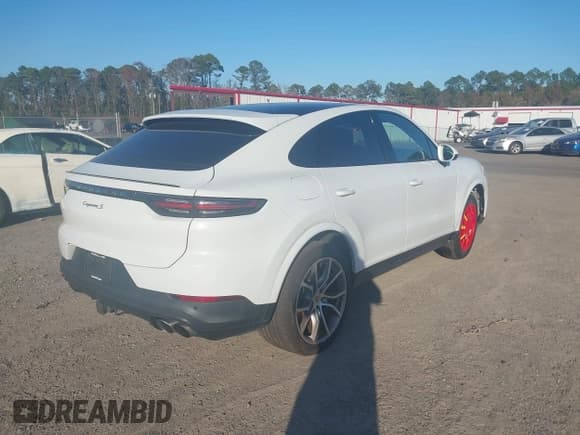 ✅ 2020 Porsche Cayenne S • VIN: WP1BB2AY4LDA57364 • Lot: 43686169. Listed on IAAI with 53,055 mi. Free auction sales archive from the USA and detailed vehicle history report at DreamBid. Image 4.