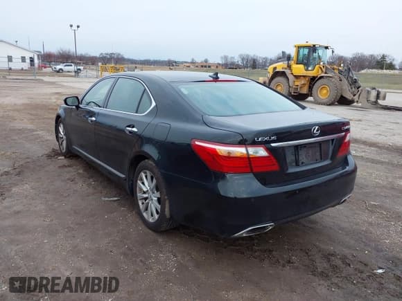 ✅ 2010 Lexus LS 460 L • VIN: JTHDL5EF2A5001026 • Lot: 41236901. Listed on IAAI with 156,716 mi. Free auction sales archive from the USA and detailed vehicle history report at DreamBid. Image 3.