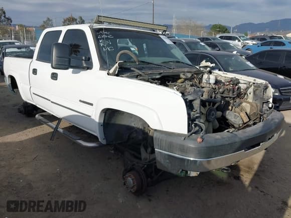 ✅ 2006 Chevrolet Silverado 2500HD LT1 • VIN: 1GCHK23U96F121414 • Lot: 41686044. Listed on IAAI with 165,248 mi. Free auction sales archive from the USA and detailed vehicle history report at DreamBid. Image 1.