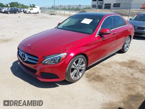 ✅ 2016 Mercedes-Benz C 300 • VIN: WDDWF4JB4GR166226 • Lot: 42782220. Wystawiony na IAAI z przebiegiem 66 239 mil. Bezpłatny archiwum sprzedaży aukcyjnych z USA i szczegółowy raport historii pojazdu na DreamBid. Zdjęcie 2.