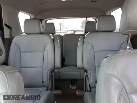 ✅ 2019 Chevrolet Traverse LT • VIN: 1GNERHKWXKJ205518 • Lot: 62858634. Wystawiony na Copart z przebiegiem 101 856 mil. Bezpłatny archiwum sprzedaży aukcyjnych z USA i szczegółowy raport historii pojazdu na DreamBid. Zdjęcie 10.