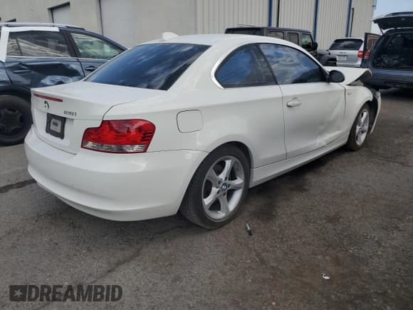 ✅ 2008 BMW 1 Series 128i • VIN: WBAUP73538VF08653 • Lot: 42610365. Listed on Copart with 233,845 mi. Free auction sales archive from the USA and detailed vehicle history report at DreamBid. Image 3.