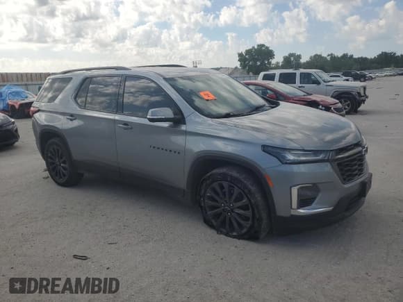 ✅ 2023 Chevrolet Traverse RS • VIN: 1GNEVJKW3PJ115122 • Lot: 64860315. Wystawiony na Copart z przebiegiem 38 319 mil. Bezpłatny archiwum sprzedaży aukcyjnych z USA i szczegółowy raport historii pojazdu na DreamBid. Zdjęcie 4.