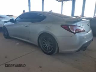 ✅ 2013 Hyundai Genesis Coupe Track • VIN: KMHHU6KJXDU102707 • Lot: 54265985. Wystawiony na Copart z przebiegiem 115 122 mil. Bezpłatny archiwum sprzedaży aukcyjnych z USA i szczegółowy raport historii pojazdu na DreamBid. Zdjęcie 2.