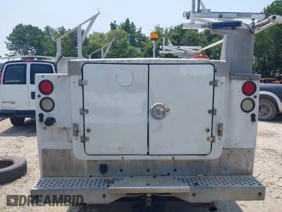 ✅ 2015 Chevrolet Silverado 2500HD Work Truck • VIN: 1GB0CUEG8FZ530648 • Лот: 42530381. Опубликован ранее на IAAI с пробегом 191 466 миль. Бесплатный доступ к архиву аукционных продаж из США и подробный отчёт об истории автомобиля на DreamBid. Изображение 16.