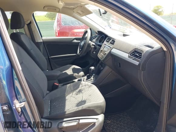 ✅ 2018 Volkswagen Tiguan S • VIN: 3VV0B7AXXJM015331 • Lot: 42012557. Listed on IAAI with 80,288 mi. Free auction sales archive from the USA and detailed vehicle history report at DreamBid. Image 5.