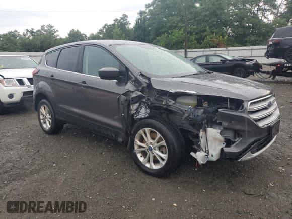 ✅ 2019 Ford Escape SE • VIN: 1FMCU9GDXKUA48739 • Lot: 67376565. Wystawiony na Copart z przebiegiem 58 059 mil. Bezpłatny archiwum sprzedaży aukcyjnych z USA i szczegółowy raport historii pojazdu na DreamBid. Zdjęcie 4.