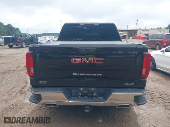 ✅ 2022 GMC Sierra 1500 SLT • VIN: 3GTUUDED1NG604300 • Lot: 42376372. Listed on IAAI with 49,793 mi. Free auction sales archive from the USA and detailed vehicle history report at DreamBid. Image 16.