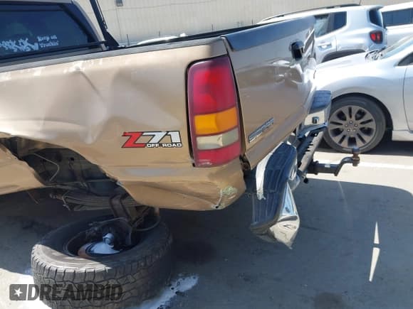 ✅ 2001 GMC Sierra 1500 SLE • VIN: 1GTEK19T11E181309 • Лот: 42105688. Опубликован ранее на IAAI с пробегом 158 314 миль. Бесплатный доступ к архиву аукционных продаж из США и подробный отчёт об истории автомобиля на DreamBid. Изображение 14.