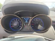 ✅ 2013 Hyundai Genesis Coupe 2.0T • VIN: KMHHT6KD5DU091614 • Lot: 70465145. Wystawiony na Copart z przebiegiem 118 388 mil. Bezpłatny archiwum sprzedaży aukcyjnych z USA i szczegółowy raport historii pojazdu na DreamBid. Zdjęcie 9.